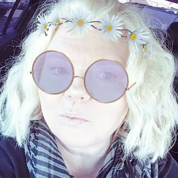 Meet your Posher, Lora - Picture 1 of 1